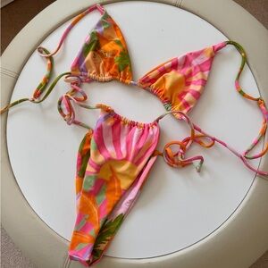 Skatie tropical print bikini set